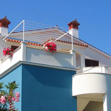 Grosse In Mit Eigenem Balk By Interhome Appartamento